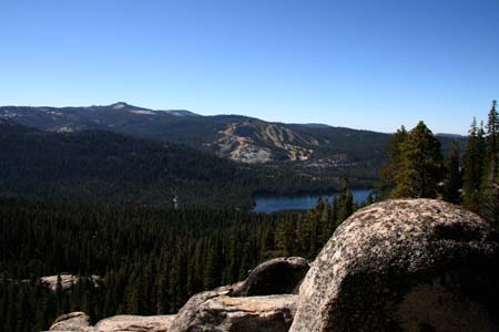 11 Lake and sierra summit from breakfast spot